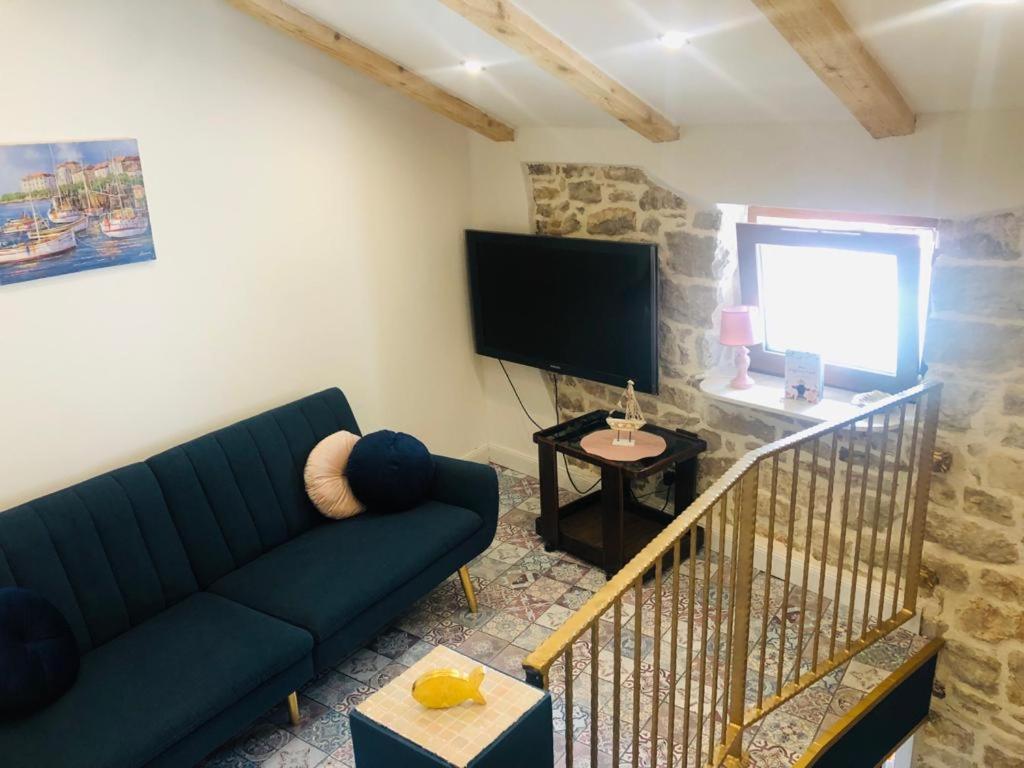Istrian Stone House In The Heart Of The Beautiful Fishing Village Fazana - Only Few Steps From The Sea And The Wonderful Beach - Incl Plasma-Quad-Plus-Filter Against C O V I D Экстерьер фото